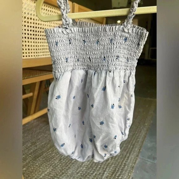 H&M bubble romper Smocked floral periwinkle onesie sleeveless - Picture 3 of 4